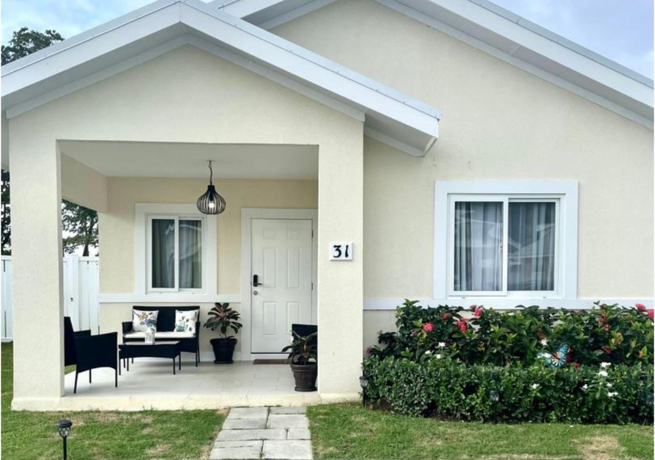 Seashore Vacation Home, Oceanpointe, Lucea, Jamaica Extérieur photo