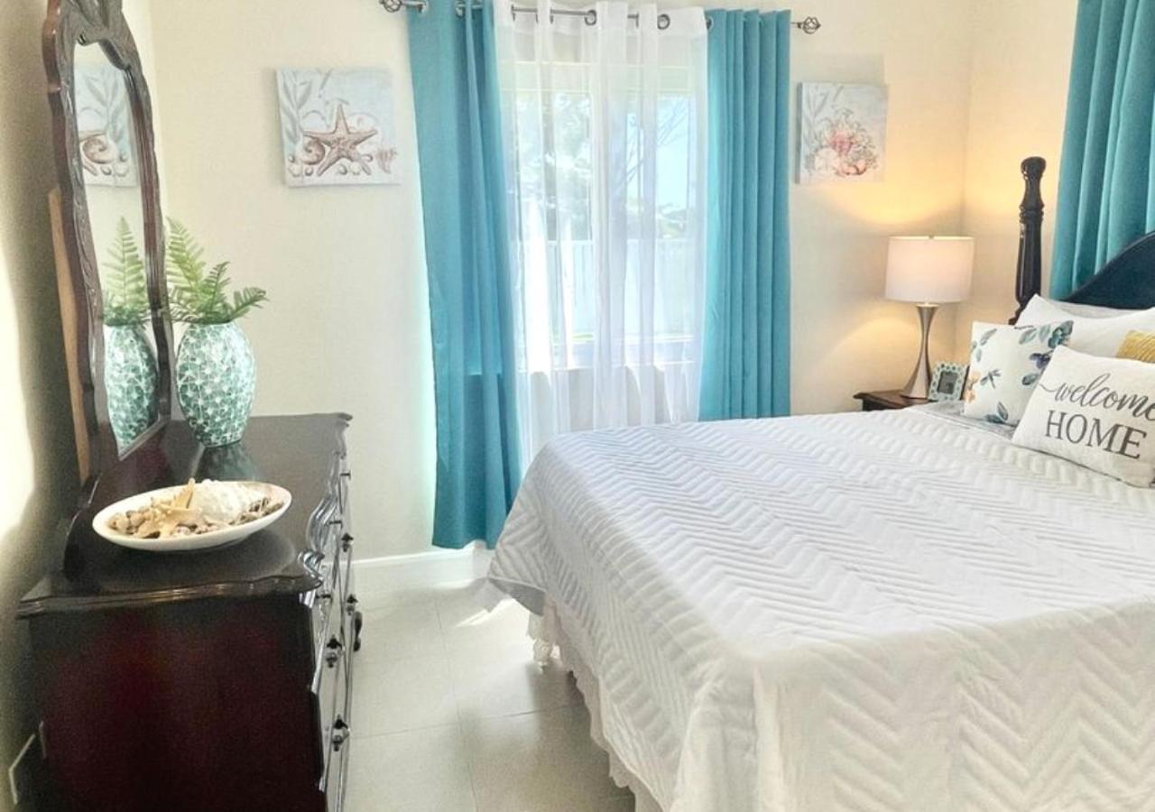 Seashore Vacation Home, Oceanpointe, Lucea, Jamaica Extérieur photo